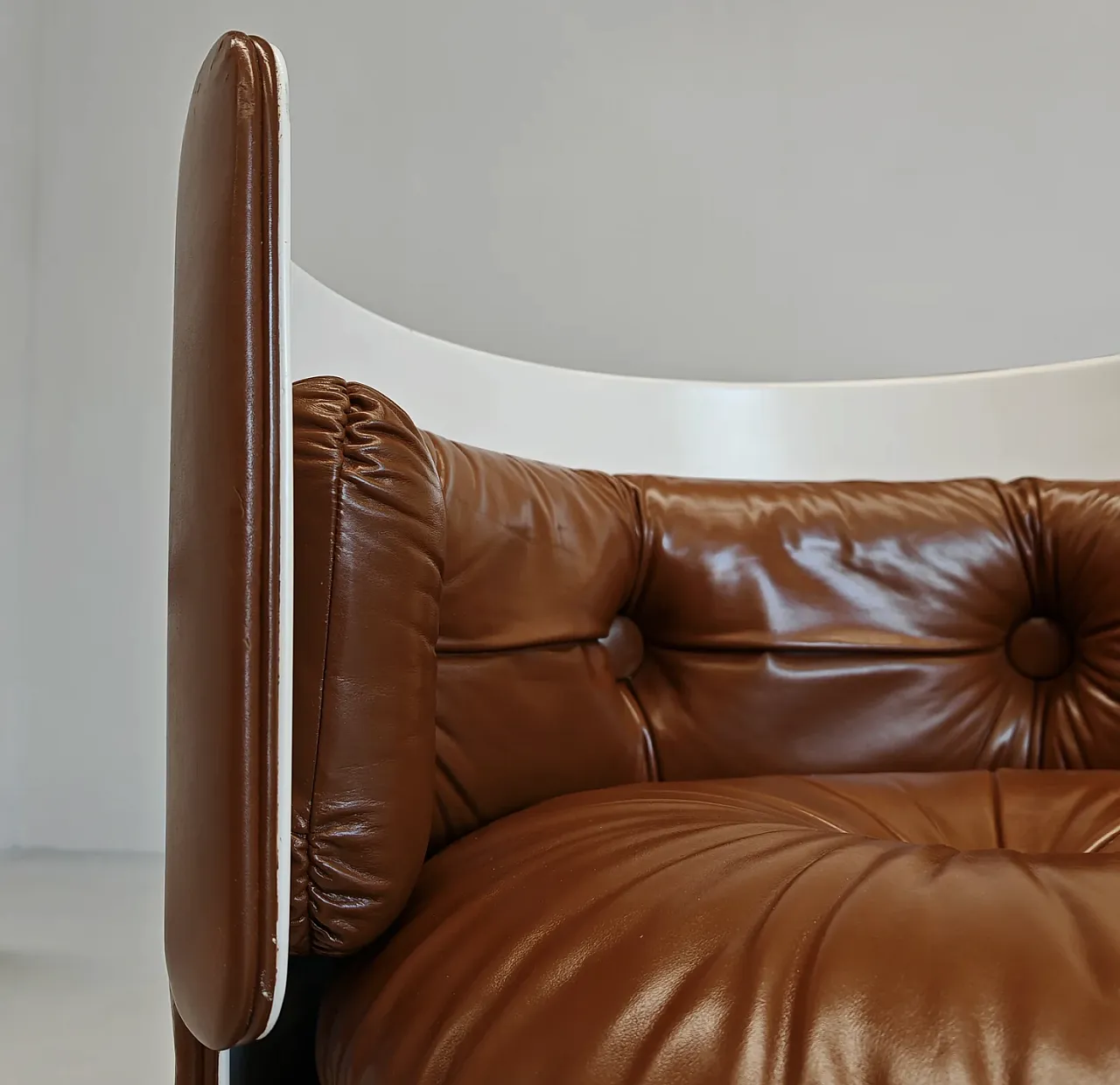 Dilly Dally leather vanity by Luigi Massoni for Poltrona Frau, 1970s 12